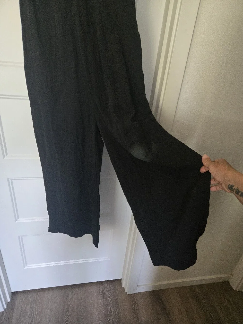 NWT!! Linen Blend Black Tie-Shoulder Wide Leg Jumpsuit With Pockets. Size M - Picture 4 of 7